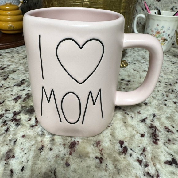 Rae Dunn Pink 'I Heart Mom' Mug - Picture 1 of 2